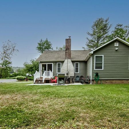 Cabin By The Creek With Private Creek Access Tannersville Eksteriør bilde